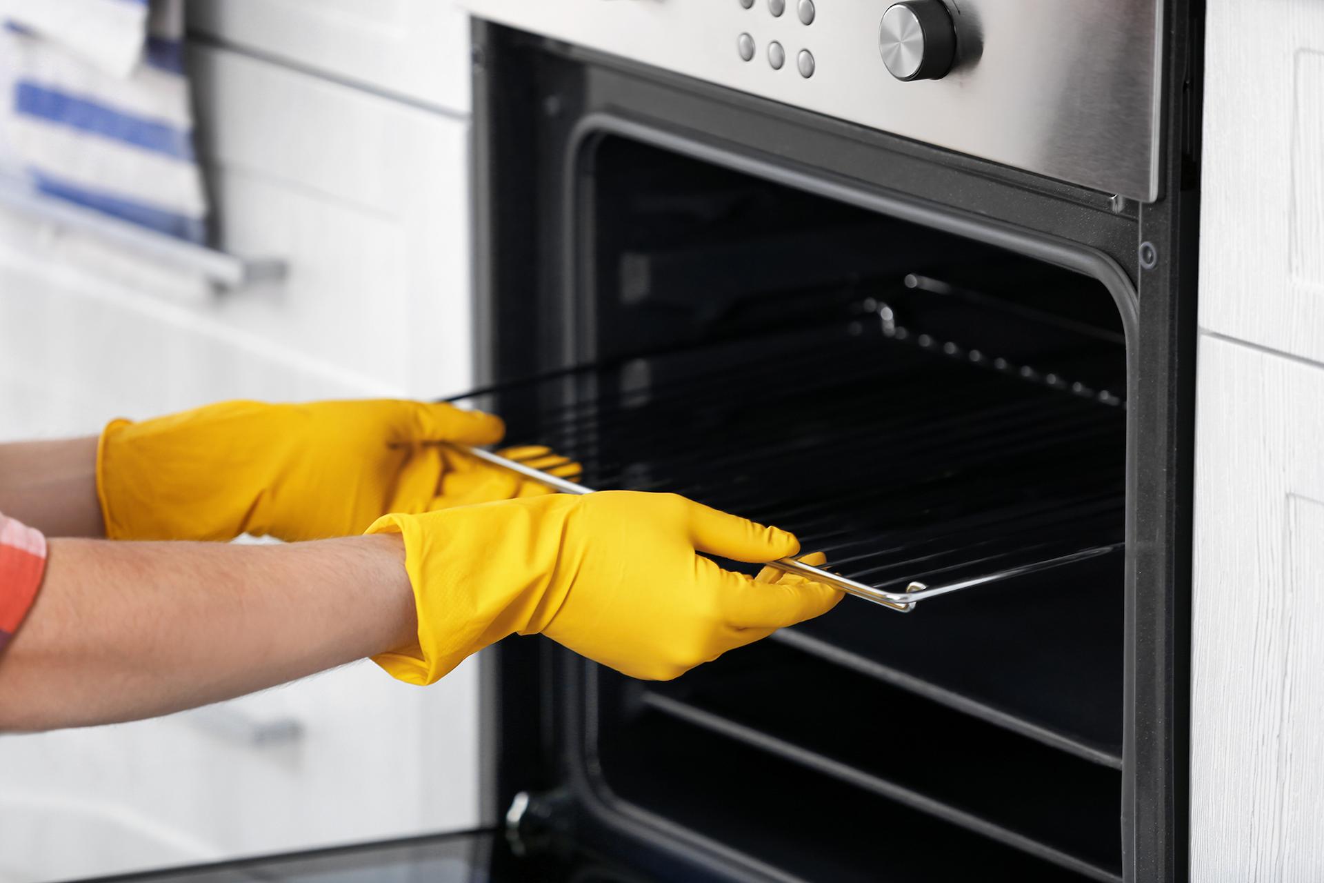 You Must Know About Effective Oven Cleaning Hacks
