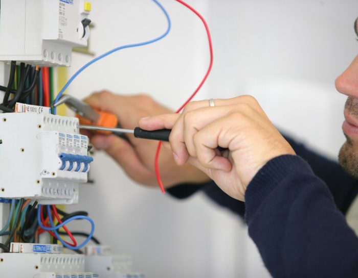 Get Friendly And Transparent Electrical Service At Your Doorstep